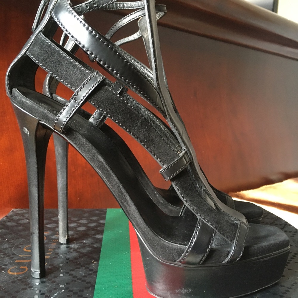 Authentic GUCCI blk leather/suede stilettos